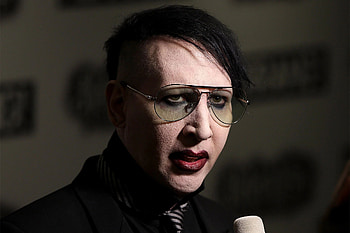 Marilyn Manson's alleged assault, Bizarre incident, Public altercation, Scandalous behavior HD wallpaper