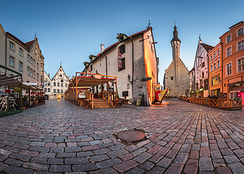 Tallinn Town Hall, Olde Hansa restaurant, Estonian cuisine, Historic setting HD wallpaper