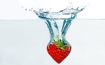 Strawberry Splash, fruit, strawberry, food, splash HD wallpaper