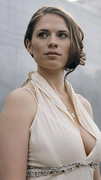 Hayley Atwell, Celebrity mobile , Captivating beauty, Artistic design HD phone wallpaper