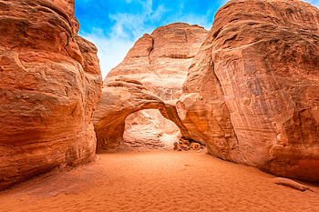 Sand Dune Arch, Arches National Park HD wallpaper