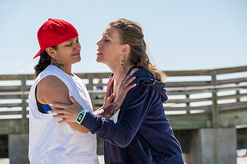 Judy Reyes, Jennifer Lyon, Pairing, TV show connection HD wallpaper