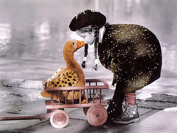 DOLL KISS, doll, kid, kissing, girl, duckling HD wallpaper