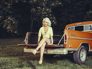 Cowgirl Meghan, style, fun, cowgirls, fashion, ranch, blondes, Megan Linsey, trucks, girls, women, models, western, female HD wallpaper