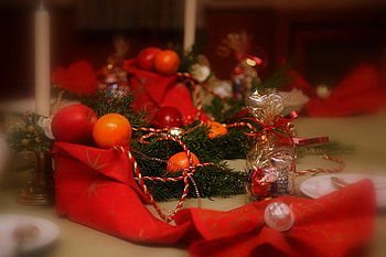 Christmas Decoration, table, white, beautiful, fruits, pine, oranges, red, candles HD wallpaper