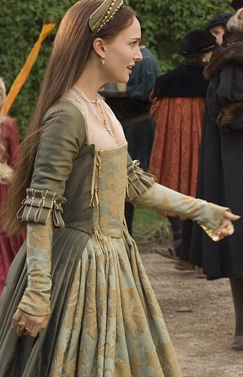 The Other Boleyn Girl, Tudor fashion, Renaissance era, Exquisite HD phone wallpaper