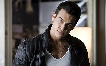 Three Meters Above The Sky movie, Mario Casas, Heartwarming story, Breathtaking romance HD wallpaper