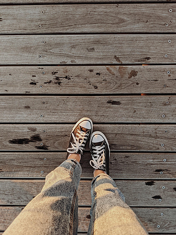 Miscellanea, Miscellaneous, Wood, Wooden, Legs, Sneakers, Loneliness, Shoes HD phone wallpaper