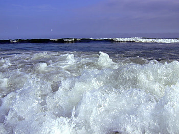 Waves on the beach, summer, waves, nature, beach HD wallpaper