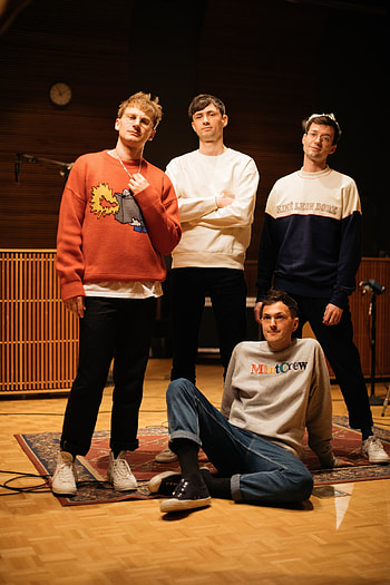 Glass Animals' unique sound, Musical distinctiveness, Genre-bending creativity, Experimental artistry HD phone wallpaper