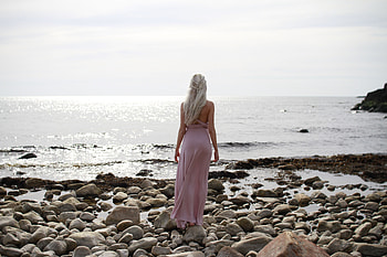 Daenerys Targaryen Cosplay Dress, cosplay, daenerys-targaryen, girls, model, deviantart HD wallpaper
