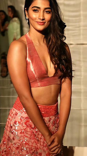 Pooja Hegde, multilingual actress HD phone wallpaper