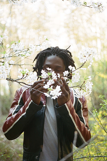 Daniel Caesar, Musical ry, Artistic representation, Creative vision HD phone wallpaper