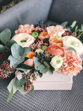 A beautiful blend of roses and eucalyptus in a stylish box, perfect for weddings and celebrations. HD phone wallpaper