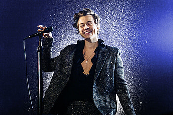 Harry Styles, Laptop , Backgrounds, Celebrities HD wallpaper