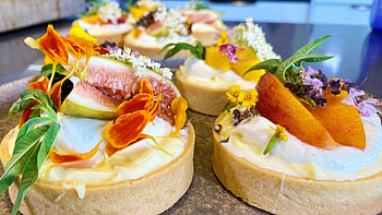 White chocolate tart, Lemon verbena, Summer fruit, Delicious dessert HD wallpaper