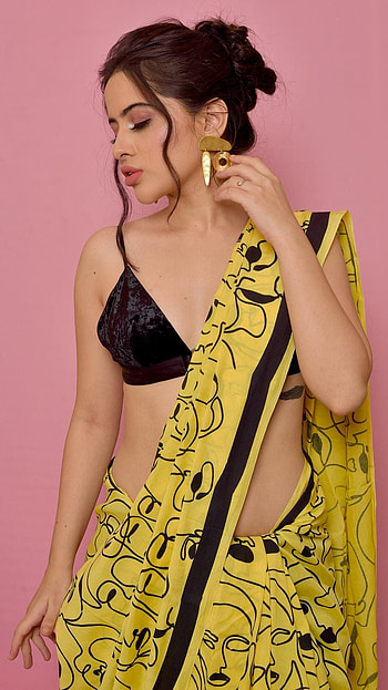 Urfi, saree beauty, model HD phone wallpaper