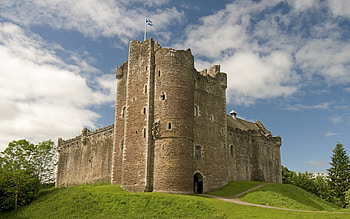 Doune Castle - Perthshire - Scotland, Monty Python And The Holy Grail, Outlander, Scottish Castles, Perthshire, Scotland, Doune Castle HD wallpaper