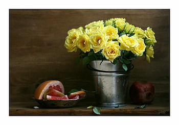 still life, graphy, roses, beautiful, nice, rose, pomegranate, flower, yellow, cool, fruit, bucket, flowers, , grapefruit, harmony HD wallpaper