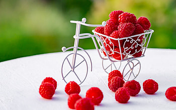 Luscious raspberry, Vibrant and refreshing, Nature's candy, Mouthwatering treat HD wallpaper