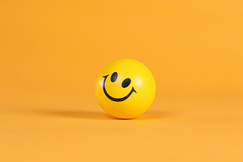 Smile, Miscellanea, Miscellaneous, Ball, Emoticon, Smiley HD wallpaper