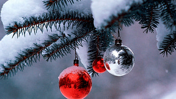 Christmas Tree Globe Decorations Uploaded by Walls HD wallpaper