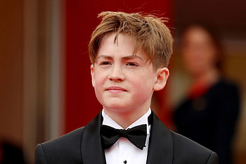 Kit Connor, Height revealed, Heartstopper actor, TV shows HD wallpaper