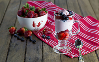 Dessert, sweet, food, strawberries, blueberries HD wallpaper