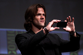 Supernatural, Comic-Con highlights, Fan community, Exciting moments HD wallpaper
