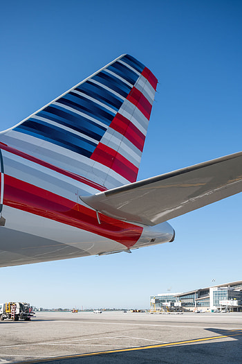American Airlines, Ramp 15, Travel blog, Behind the scenes HD phone wallpaper