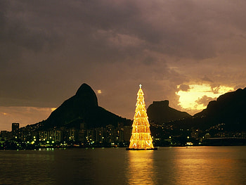 Christmas in Rio, Christmas, Tree, Sea, Rio, Mountains, Light, Sky, Brasil HD wallpaper