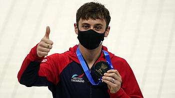 Tom Daley, Sports icon, Tokyo 2020, Gold medalist in diving HD wallpaper