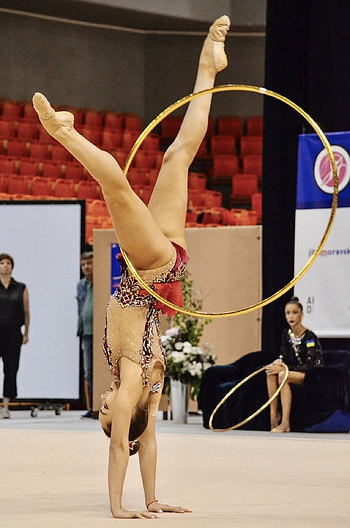 Arina Averina wins, Grand Prix Brno, Gold with clubs, Individual HD phone wallpaper