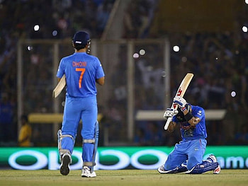 Cricket: How MS Dhoni's shared by Virat Kohli sent the internet into a tizzy, MS Dhoni and Virat Kohli HD wallpaper