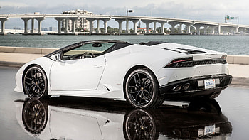2015 Lamborghini Huracan, Sleek convertible, Luxurious interior, Speed demon HD wallpaper