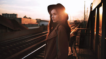 waiting for train, waiting, girl, train, hat HD wallpaper