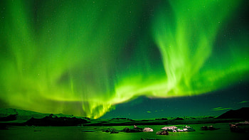 Aurora Borealis, Northern lights, Vivid , Mesmerizing visuals HD wallpaper