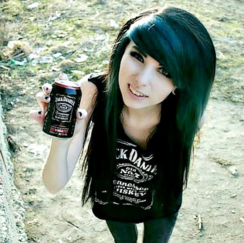 Cute Model, model, scene, cute, girl, nose, piercing, green, emo, hair HD wallpaper