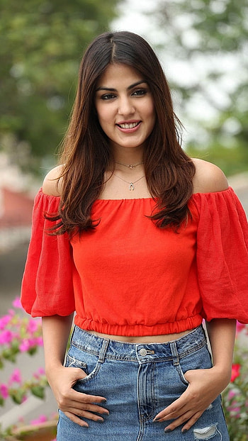 Rhea Chakraborty, Beautiful HD phone wallpaper