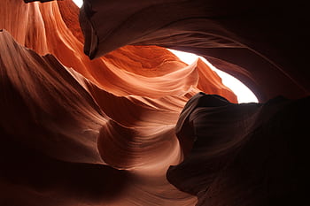 Stunning red rock formations of Antelope Canyon, showcasing its surreal beauty. HD wallpaper