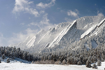 mountain wonderland, winter, white, graphy, snow, clouds, trees, nature, sky, mountains HD wallpaper