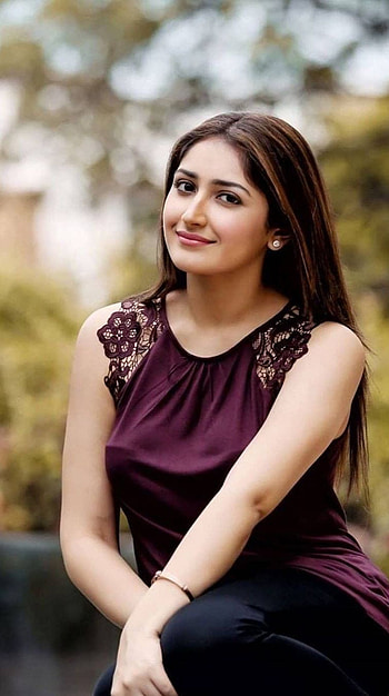 Saiyesha saigal, tamil actress HD phone wallpaper