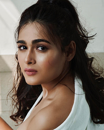 Shalini pandey, nose, jaw HD phone wallpaper