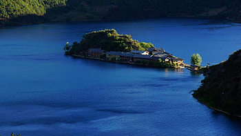 lijiang yunnan china, island, houses, forest, lake HD wallpaper