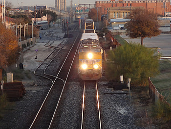 Engine on the Move, tracks, train, traincar, train tracks HD wallpaper