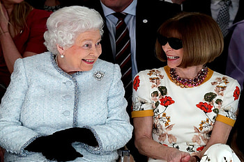 Queen Elizabeth, Wintour, Queen, Anna, Elizabeth, Glasses HD wallpaper