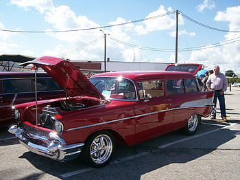 57 Chevy StationWagon, stationwagon, chevy, auto show, cars HD wallpaper