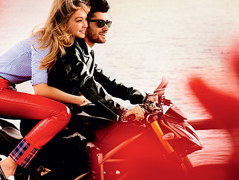 Zayn Malik And Gigi Hadid 2017, zayn-malik, celebrities, male-celebrities, singer, gigi-hadid HD wallpaper