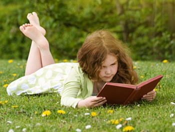Plaoie de vara, books, summe, girl, readin HD wallpaper