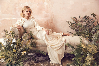 Carey Mulligan, Blonde actress, Nature background HD wallpaper